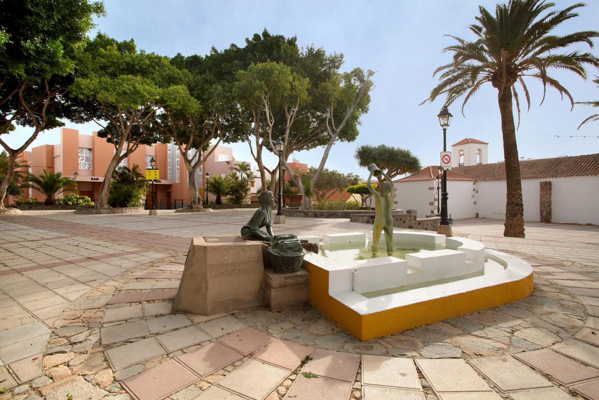 Casa Plaza San Nicolas De Bari Sardina Luaran gambar
